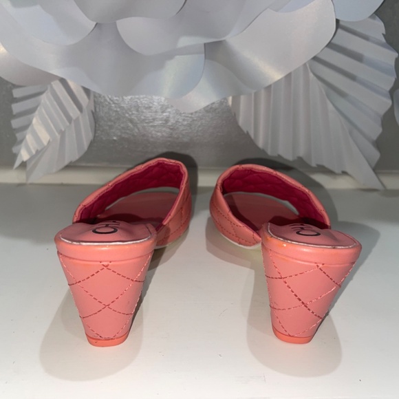 Chanel Pink Lambskin Quilted CC Open Toe Slides NEW European size 36 Made Italy - Picture 14 of 17